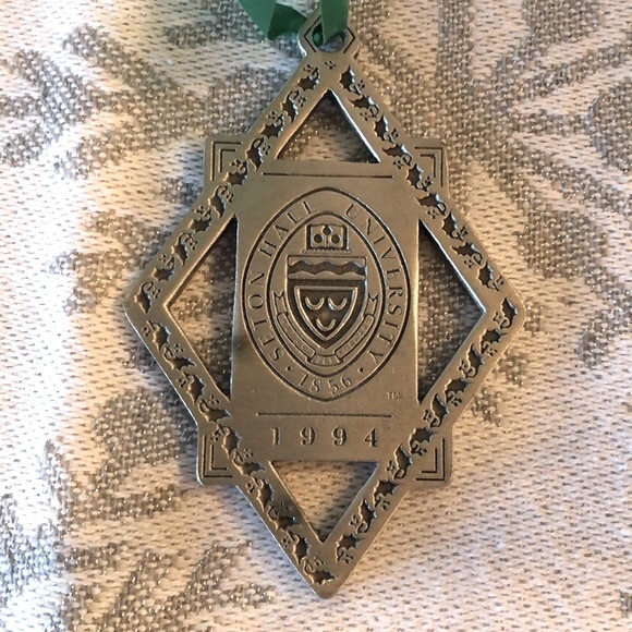 Seton Hall University 1994 Annual Ornament - Picture 1 of 3